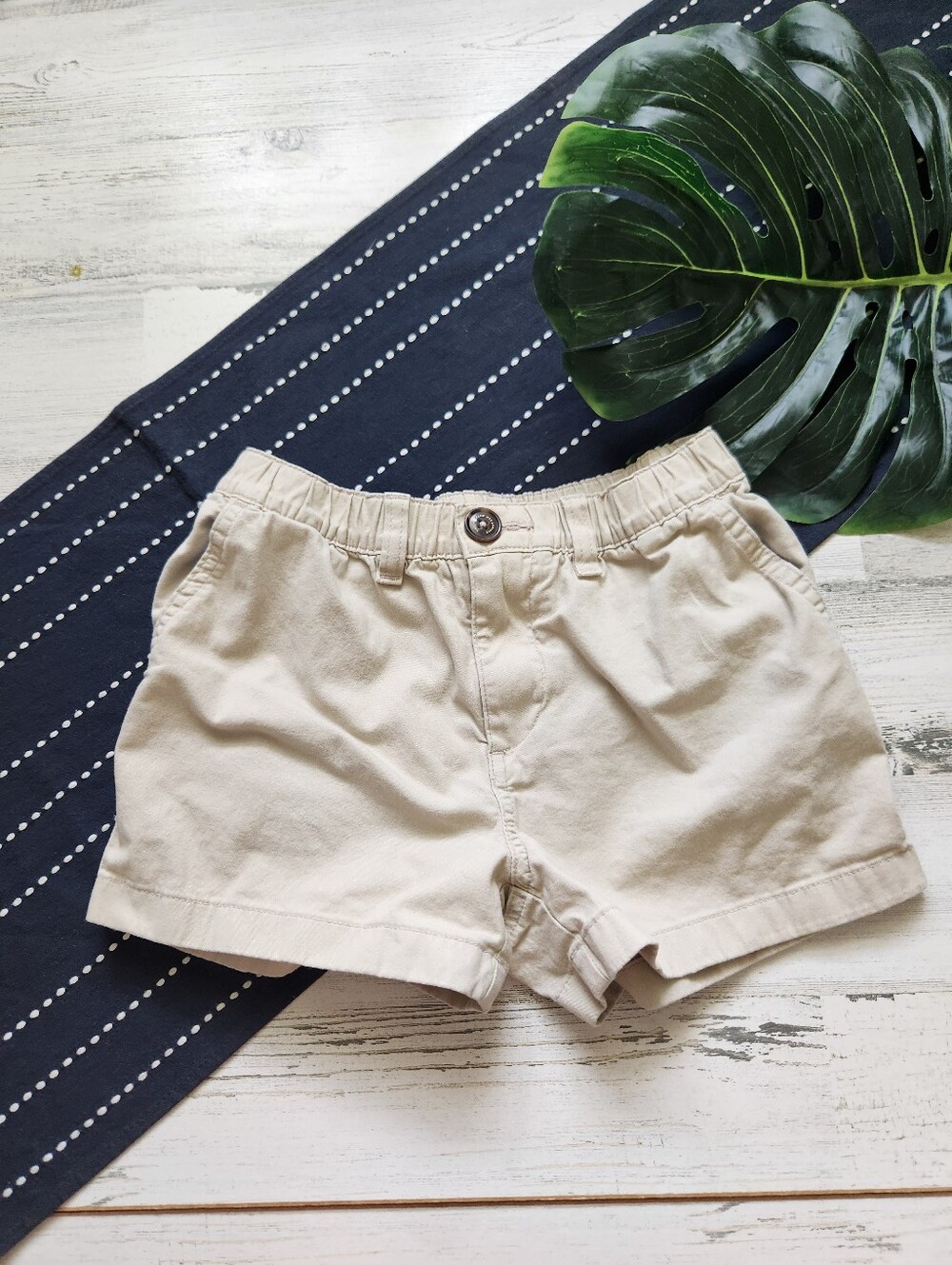 Chubbies Original Stretch Shorts Shorter Kahki Size Small Youth 8-9